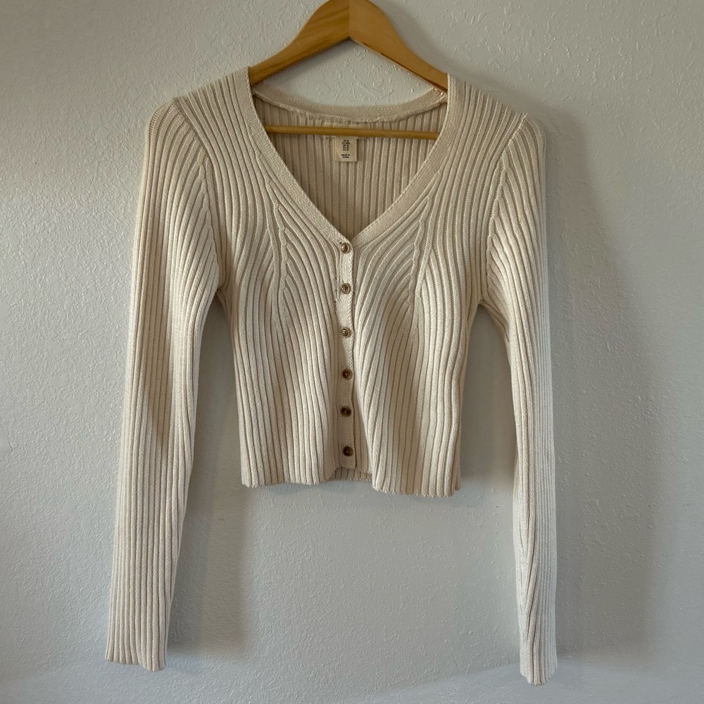 Happily Grey Medium Cream Cropped Sweater with Buttons